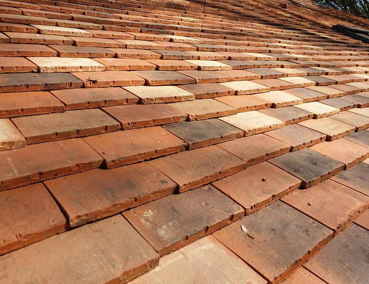 La tuile plate Elixir : la quintessence pour une toiture exceptionnelle et intemporelle